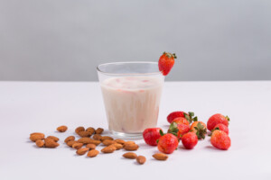 グレーテルのかまどのレシピ・いちご牛乳