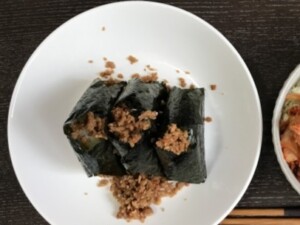 ミキティダイニングのレシピ・肉そぼろ～おにぎりの具