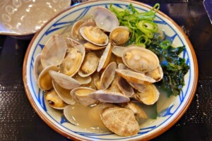 キューピー3分クッキングのレシピ・春キャベツとわかめのあさり蒸し