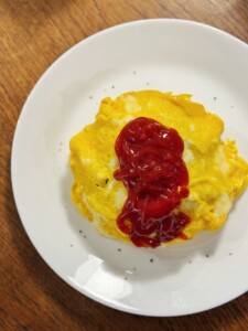 ミキティダイニングのレシピ・にんじんたっぷりオムライス
