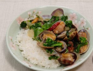 DayDay(デイデイ)のレシピ・あさりと菜の花のガパオライス