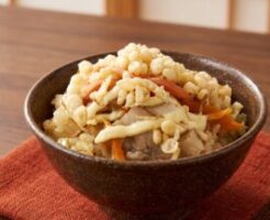 相葉マナブのレシピ・にんじんたっぷりソース焼きそば風釜飯