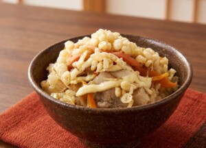 相葉マナブのレシピ・にんじんたっぷりソース焼きそば風釜飯