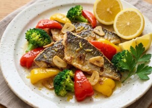 けるとめるのレシピ・アジと彩野菜のガーリックレモンバターソテー