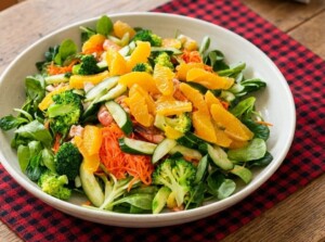 沸騰ワード10のレシピ・オレンジドレッシングのシーフードサラダ