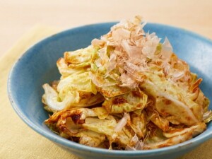 ノンストップのレシピ・キャベツの梅コチュジャンあえ