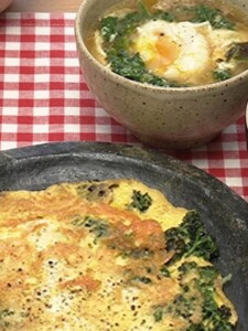 キューピー3分クッキングのレシピ・パセリのオープンオムレツパセリと落とし卵のみそ汁