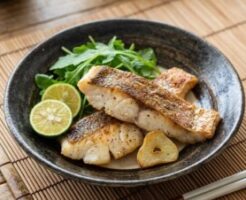 ぺこもぐキッチンのレシピ・白身魚のスパイス白こしょう焼き