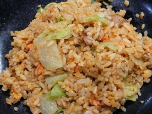 ひるおびのレシピ・鮭フレークとレタスの玄米チャーハン