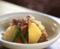 キューピー3分クッキングのレシピ・アスパラ入りフライパン肉じゃが