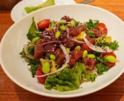 滝沢カレン&和田明日香のフィーリンきっちんのレシピ・マグロと春菊のサラダ