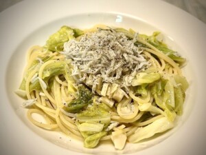 キューピー3分クッキングのレシピ・春キャベツとしらすのめんつゆパスタ