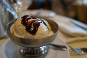 グレーテルのかまどのレシピ・ホットファッジサンデー