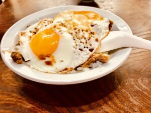 DAIGOも台所のレシピ・目玉焼きの照り焼き丼