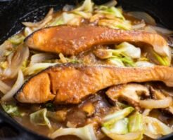 滝沢カレン&和田明日香のフィーリンきっちんのレシピ・春キャベツと鮭のちゃんちゃん焼き