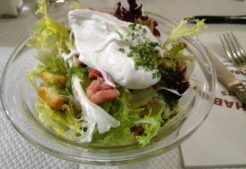 キューピー3分クッキングのレシピ・春野菜のコールスロー ポーチドエッグのせ