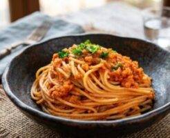 トリセツショーのレシピ・おからのそっくりラグーソースパスタ