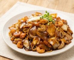 新玉ねぎとエビのジャージャー麺