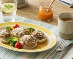 滝沢カレン&和田明日香のフィーリンきっちんのレシピ・新玉ねぎのスープ蒸しハンバーグ