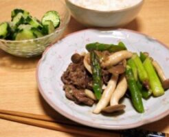 きょうの料理ビギナーズのレシピ・アスパラと牛肉のソース炒め