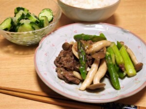 きょうの料理ビギナーズのレシピ・アスパラと牛肉のソース炒め