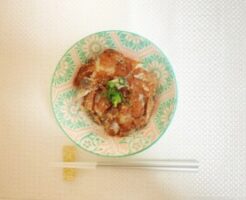キューピー3分クッキングのレシピ・あじのごましょうが丼