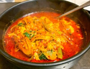ぺこもぐキッチンのレシピ・韓国風ピリ辛野菜スープ