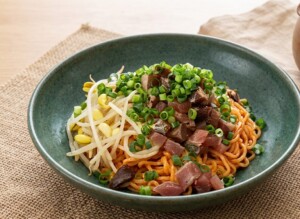 キューピー3分クッキングのレシピ・かつおと豆もやしの梅コチュジャン麺