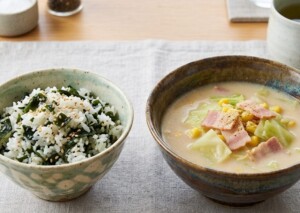 DAIGOも台所のレシピ・わかめごはん＆キャベツのクリーミーみそ汁