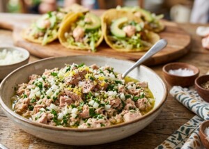ぺこもぐキッチンのレシピ・ツナのオニオンパセリ和え