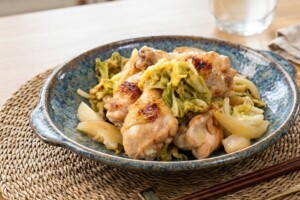 きょうの料理ビギナーズのレシピ・鶏手羽とキャベツの煮物