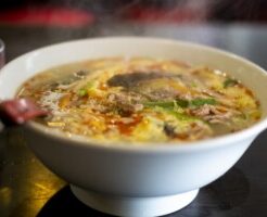 滝沢カレン＆和田明日香のフィーリンきっちんのレシピ・トマトともずくのサンラータン