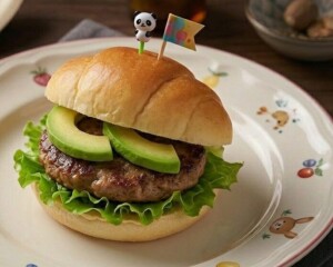 ゴー!ゴー!キッチン戦隊クックルンのレシピ・アボカドロールパンバーガー