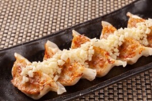 ぺこもぐキッチンのレシピ・ガッツリにんにくマシマシ餃子