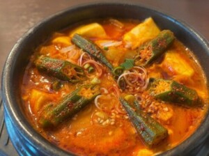 滝沢カレン&和田明日香のフィーリンきっちんのレシピ・旨辛オクラチゲ