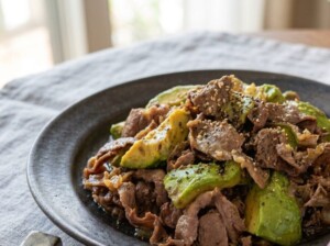 ぽかぽかのレシピ・牛肉とアボカドのスパイス炒め