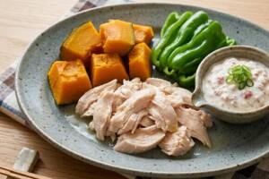 きょうの料理のレシピ・鶏むねサラダの梅ツナヨーグルトソース