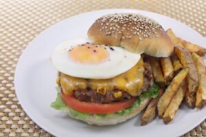 滝沢カレン&和田明日香のフィーリンきっちんのレシピ・てりやきコーンバーガー
