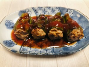 ゴー！ゴー！キッチン戦隊クックルンのレシピ・まるごとピーマンの肉づめ