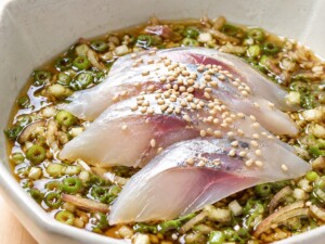 ぺこもぐキッチンのレシピ・アジの酢締め 薬味まぶし
