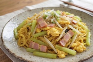 DAIGOも台所のレシピ・カレー風味の焼きそうめん