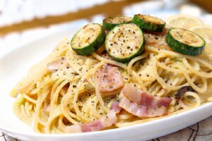 きょうの料理のレシピ・ズッキーニとベーコンのレモンバターパスタ