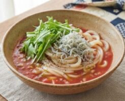 どさんこワイド179のレシピ・トマトガーリックうどん