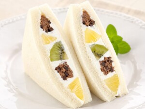 どさんこワイド179のレシピ・フルーツパフェサンド