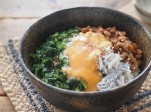 ソレダメのレシピ・モロヘイヤの爆速丼