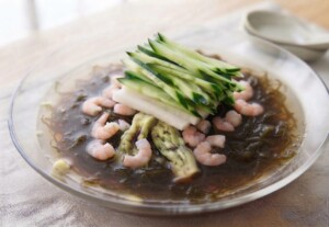 沸騰ワード10のレシピ・冷やしナス エビもずくソース
