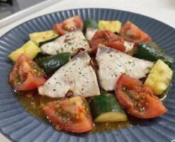 キューピー3分クッキングのレシピ・夏野菜とかじきのペペロンチーノ