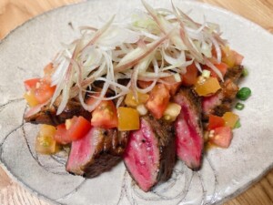 沸騰ワード10のレシピ・薬味ステーキ ポン酢トマトソース