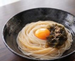 ソレダメのレシピ・釜玉もずくそうめん
