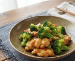 DAIGOも台所のレシピ・鶏とブロッコリーのにんにく醤油炒め